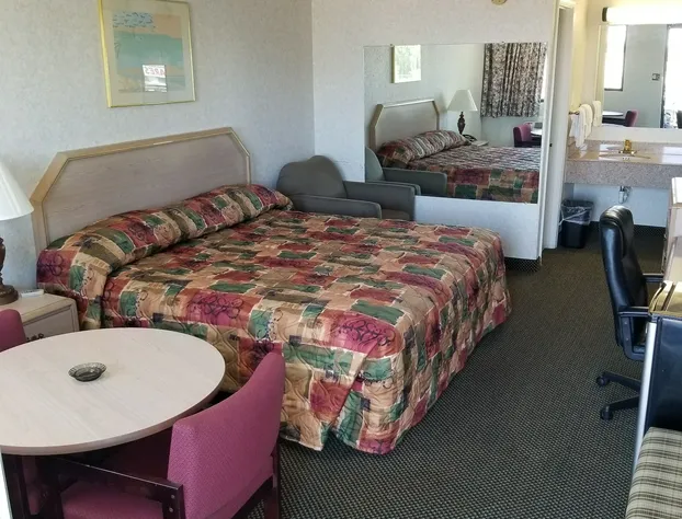 Turnpike Motel hotel detail image 2