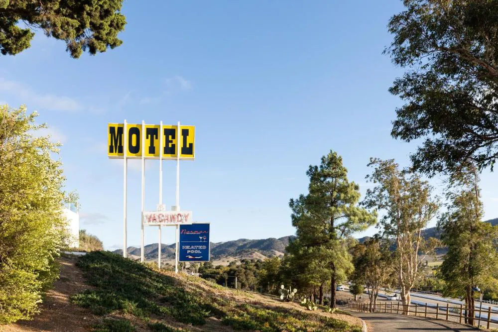 Skyview Hotel - 21 & Over Pool hotel hero