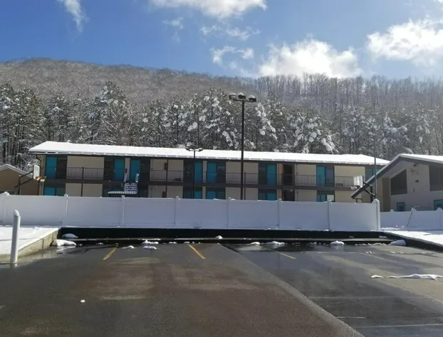 Blue Ridge Rustic Inn hotel detail image 2