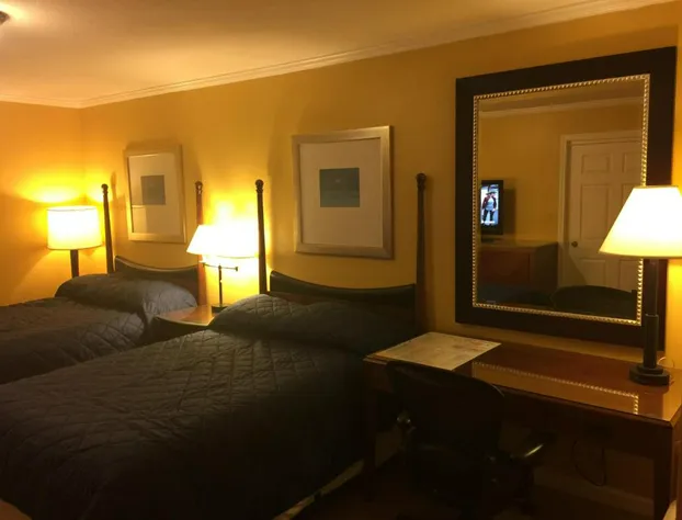 Dragon Inn & Suites hotel detail image 4