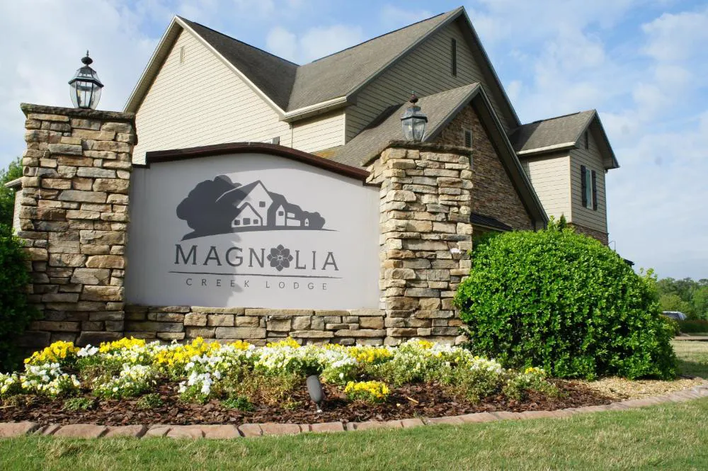 Magnolia Creek Lodge hotel hero