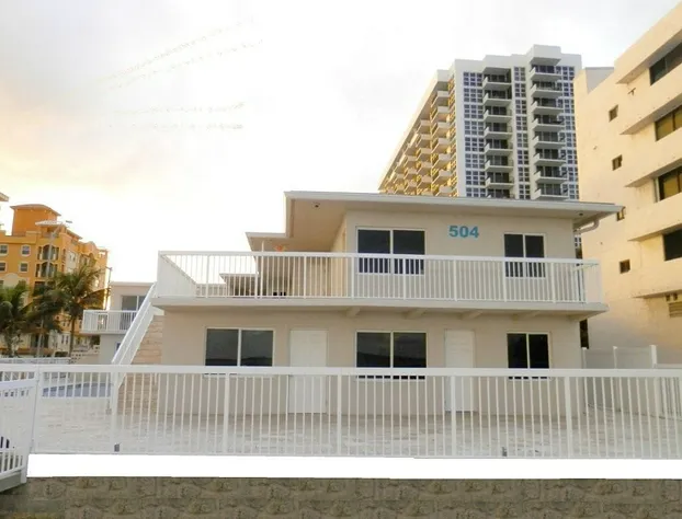 Le Cabanon Motel hotel detail image 1