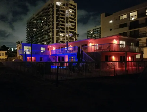 Le Cabanon Motel hotel detail image 3