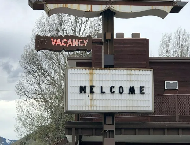 Golden Eagle Inn hotel detail image 1