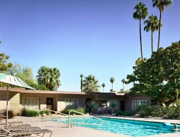 The Hideaway 21 and Over hotel detail image 4