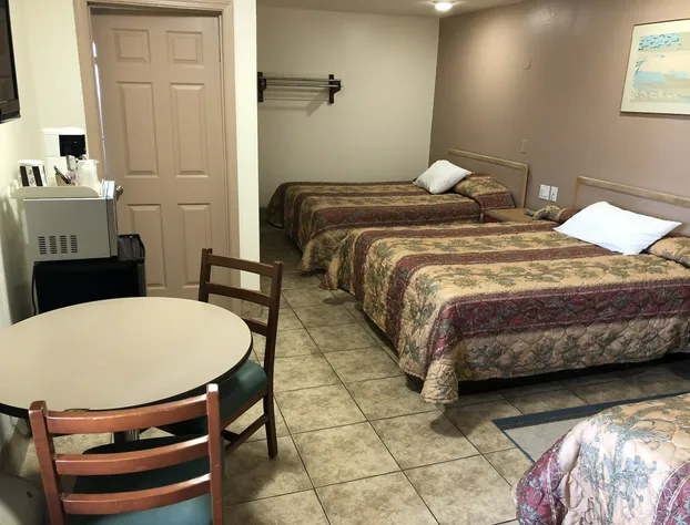 Topper Motel hotel detail image 4