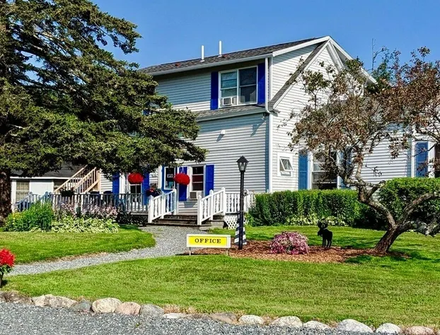 Isleview Motel and Cottages hotel detail image 3