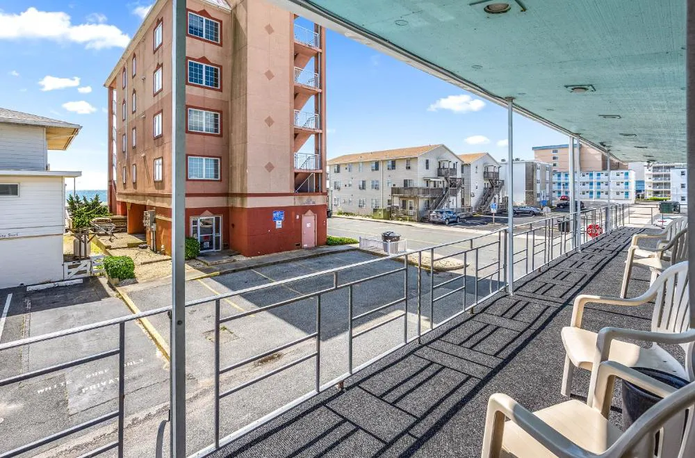 Eden Roc Motel hotel hero