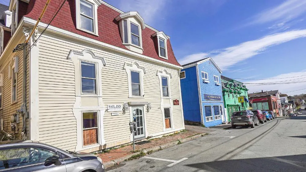 Sail Inn Lunenburg hotel hero