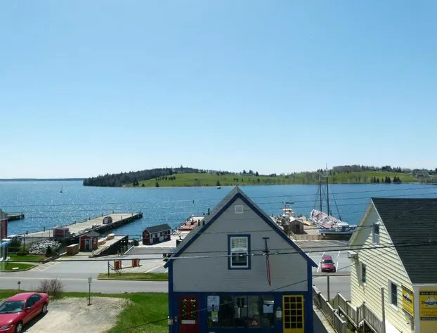 Sail Inn Lunenburg hotel detail image 3