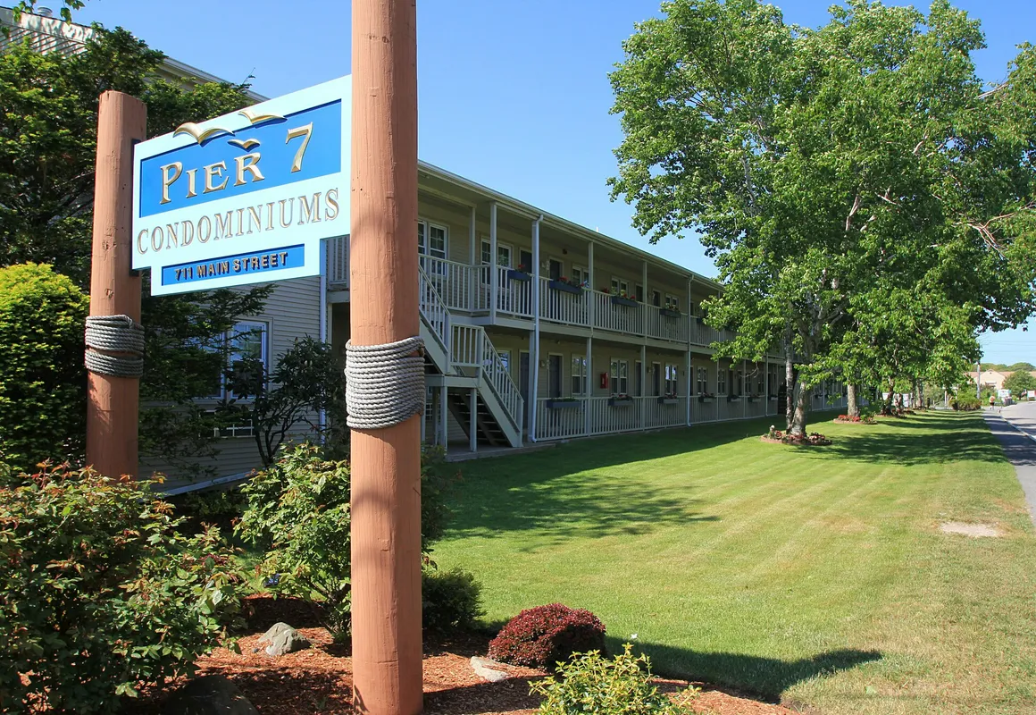 Pier 7 Condominiums hotel hero