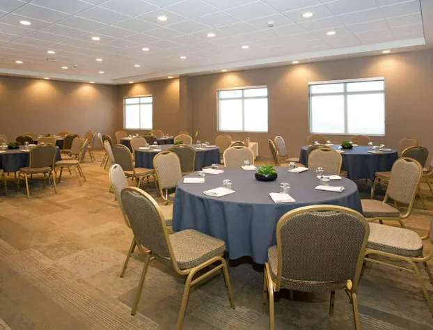 Wingate By Wyndham Calgary Airport hotel detail image 4