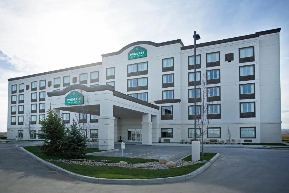 Wingate By Wyndham Calgary Airport hotel hero