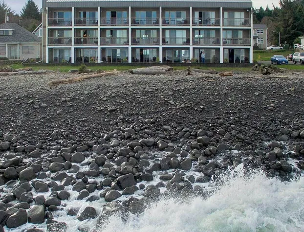 Lanai at the Cove hotel detail image 1