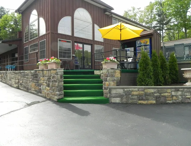 Mohican Resort Motel hotel detail image 3