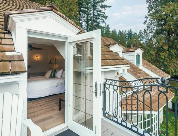 Rowena's Inn On The River hotel detail image 3