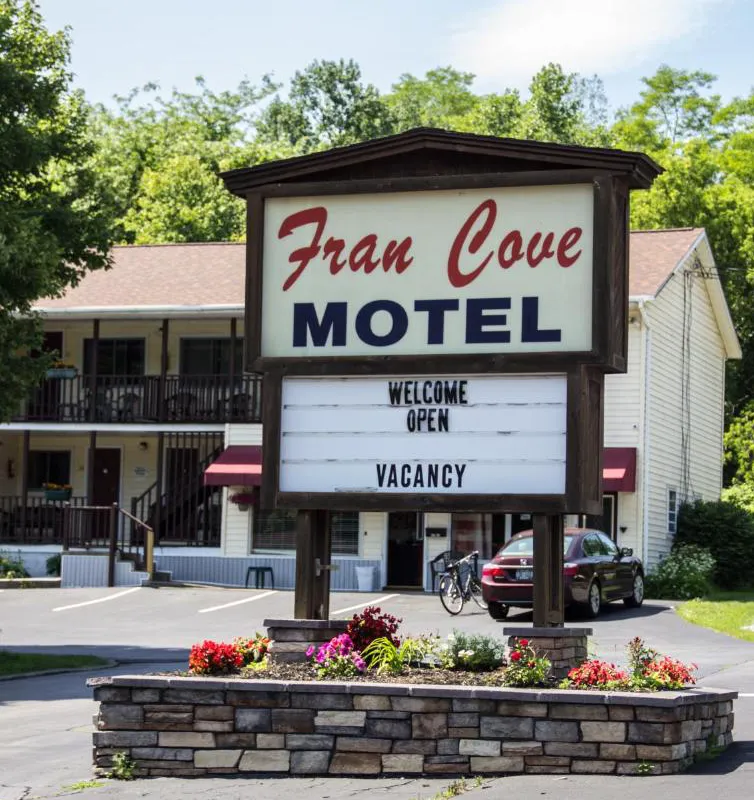 Fran Cove Motel hotel hero