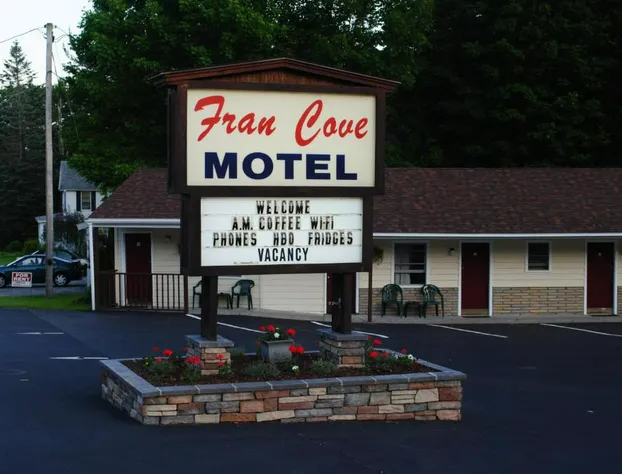 Fran Cove Motel hotel detail image 3