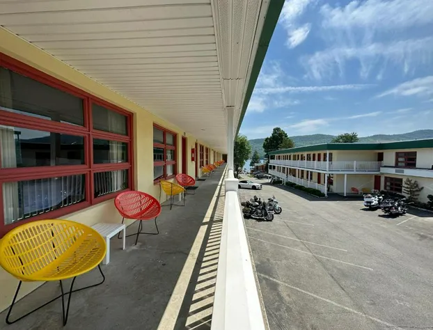 O'Sullivan's On The Lake Motel hotel detail image 1