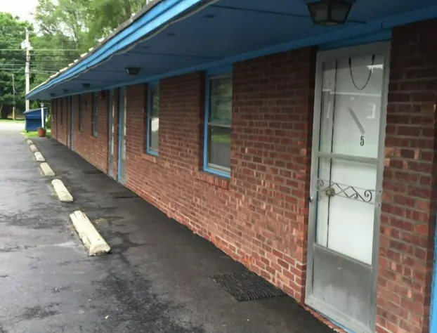 Tompkin's Motel hotel detail image 1