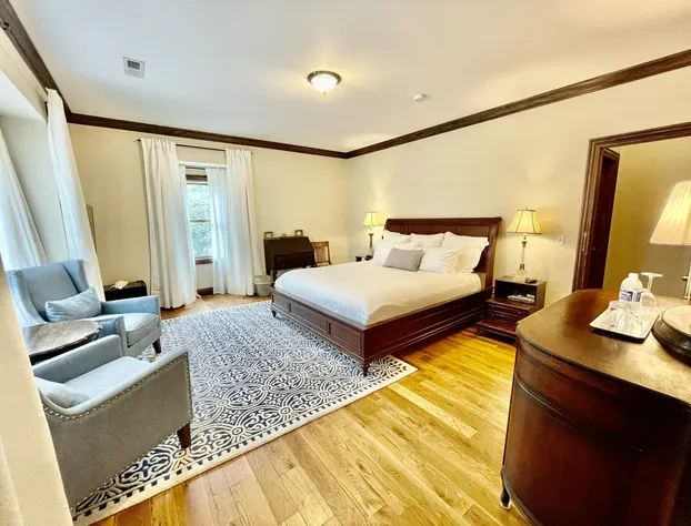 Dartmouth House Inn hotel detail image 4