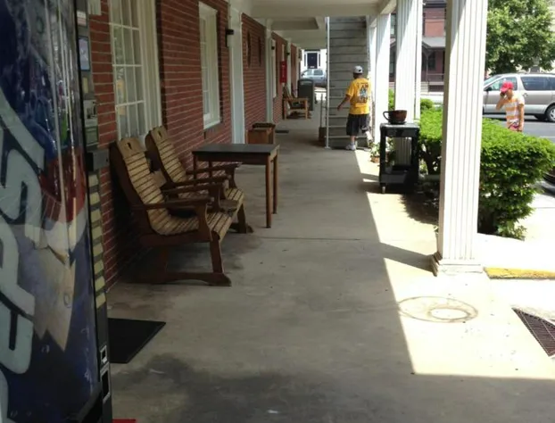 Motel Townhouse hotel detail image 4