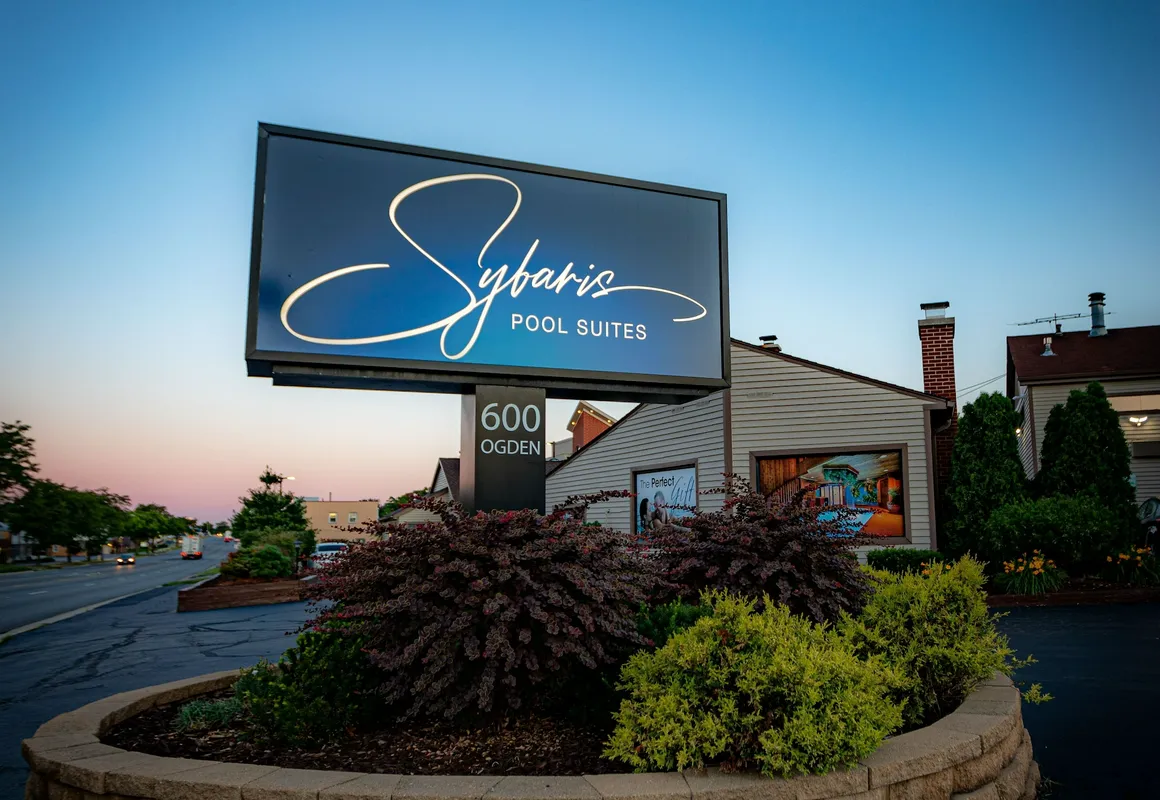 Sybaris Pool Suites hotel hero