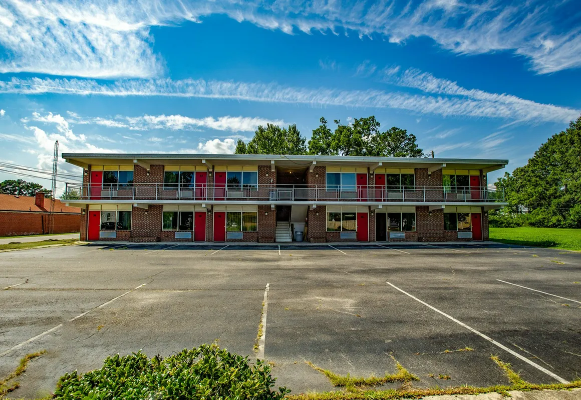 Coach House Inn hotel hero