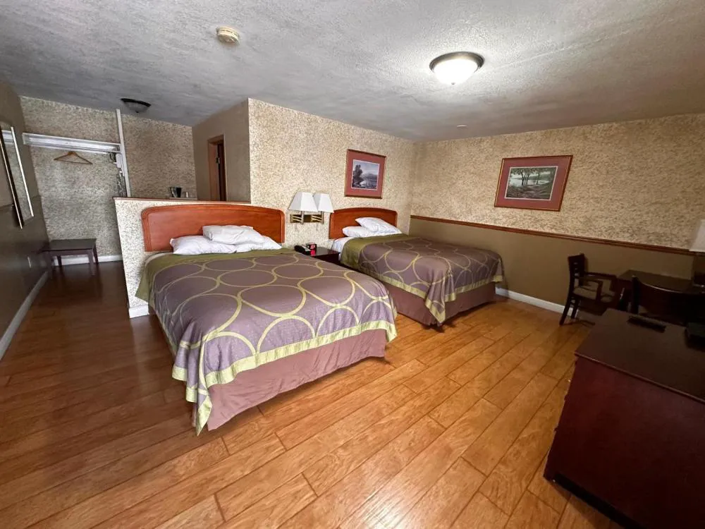 Budget Inn hotel hero