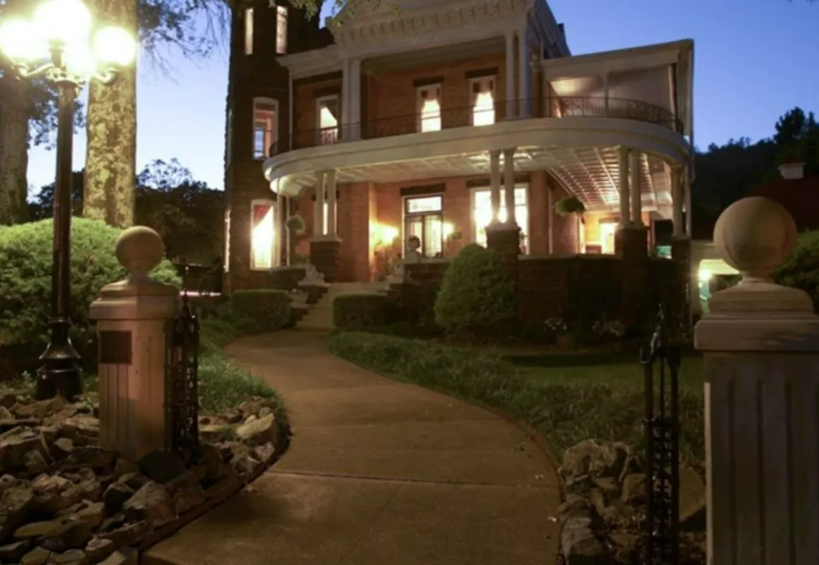 1890 Williams House Inn hotel hero