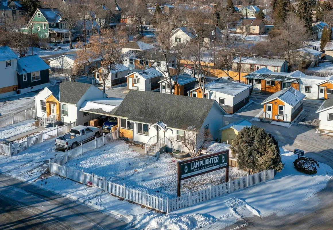 Lamplighter Cabins & Suites hotel hero