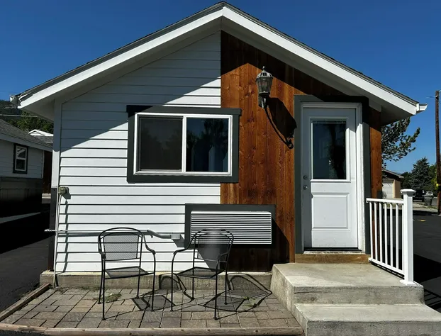 Lamplighter Cabins & Suites hotel detail image 3