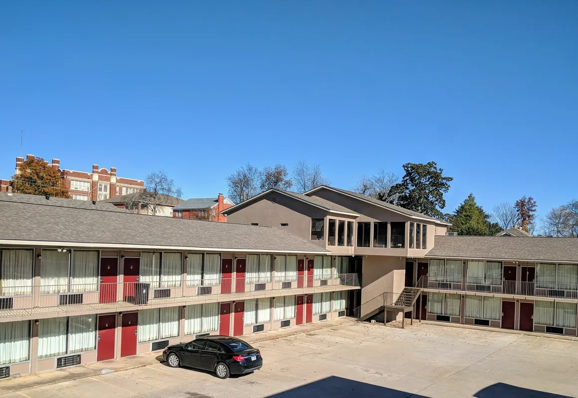 All Seasons Lodge hotel hero