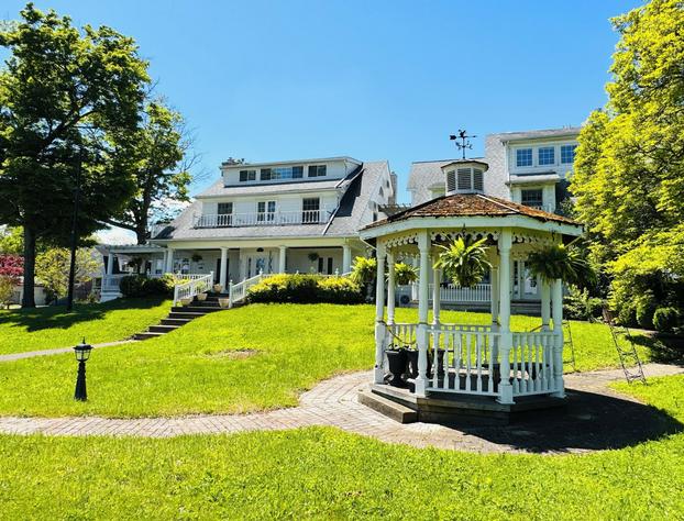 Chestnut Inn Bed and Breakfast hotel detail image 1