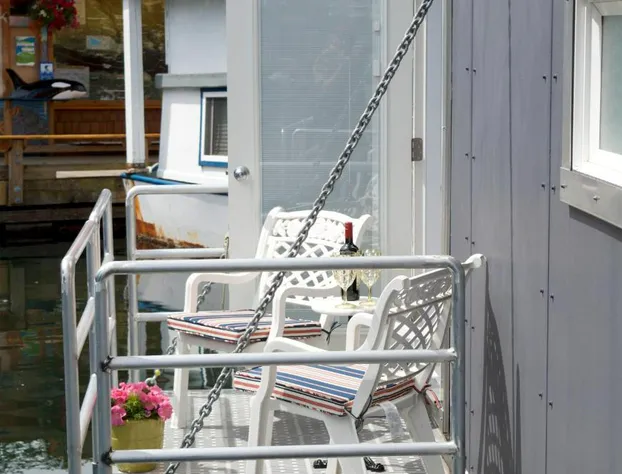 A Float Home B&B in Fisherman’s Wharf hotel detail image 2