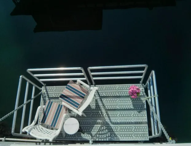 A Float Home B&B in Fisherman’s Wharf hotel detail image 1