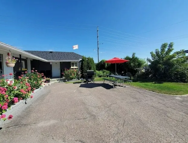 Hillside Inn Pembroke hotel detail image 3