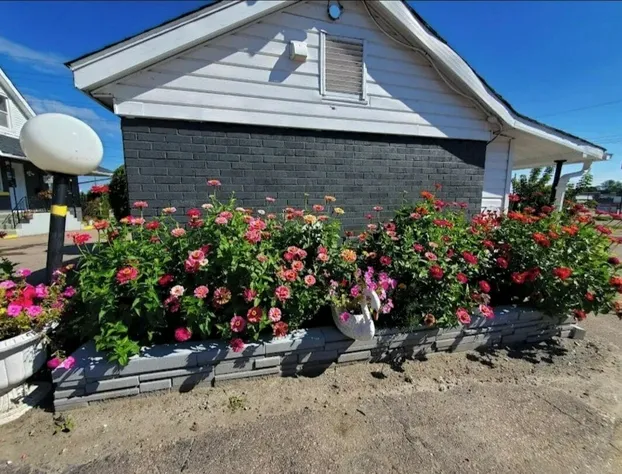 Hillside Inn Pembroke hotel detail image 4