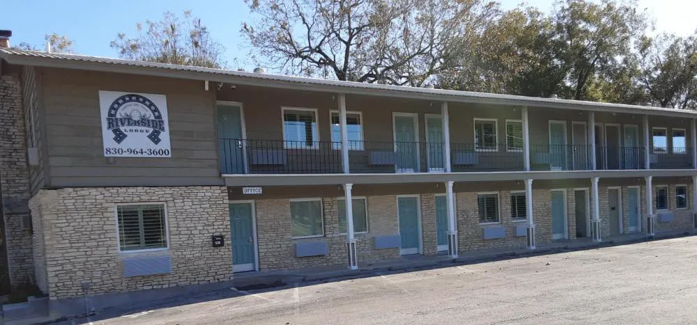 Horseshoe Riverside Lodge hotel hero