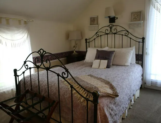 Martha's Vineyard Bed & Breakfast hotel detail image 4