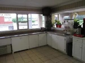 Red Carpet Inn Dothan hotel detail image 2