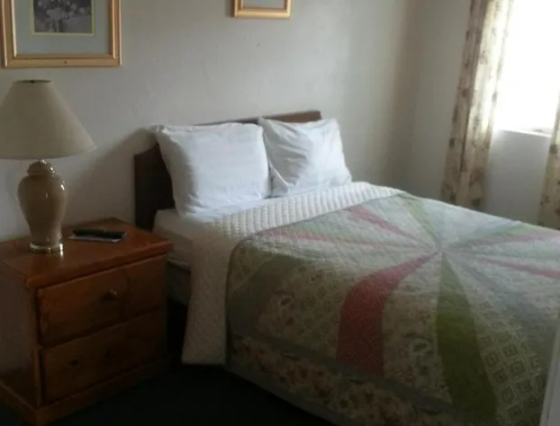 Bishop Village Motel hotel detail image 2