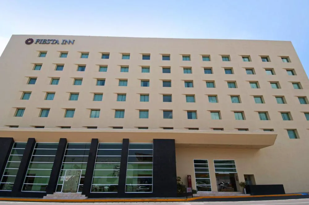 Fiesta Inn Ecatepec hotel hero