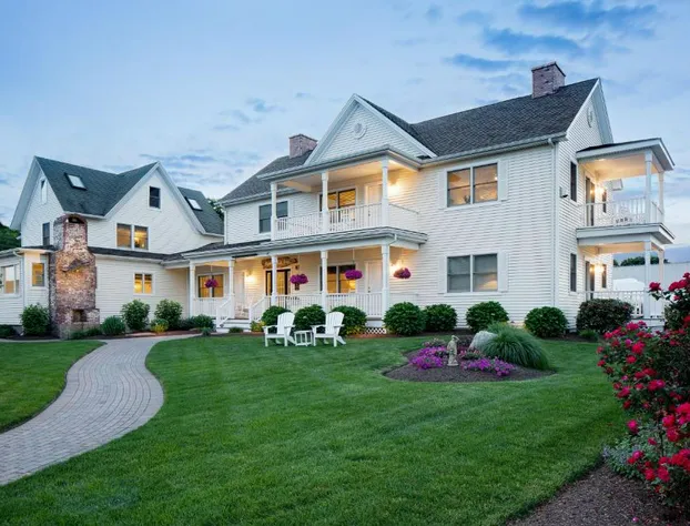 Inn at Harbor Hill Marina hotel detail image 2