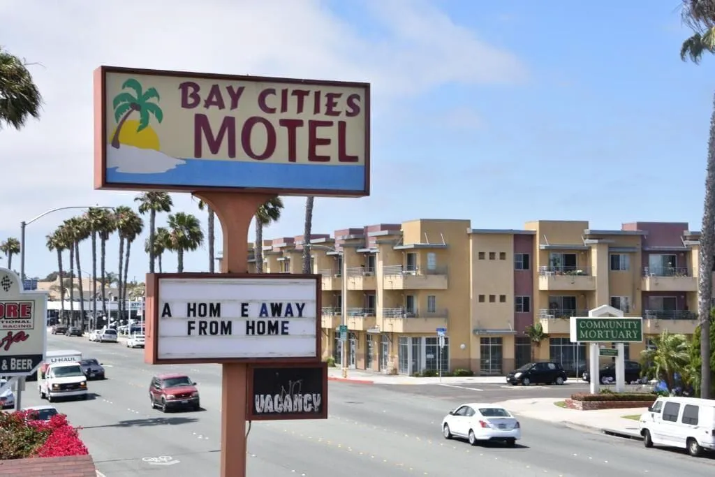 Baycities Motel hotel hero