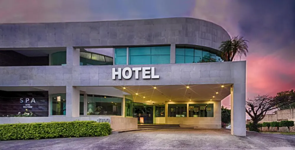 Hotel Rio 1300 hotel hero