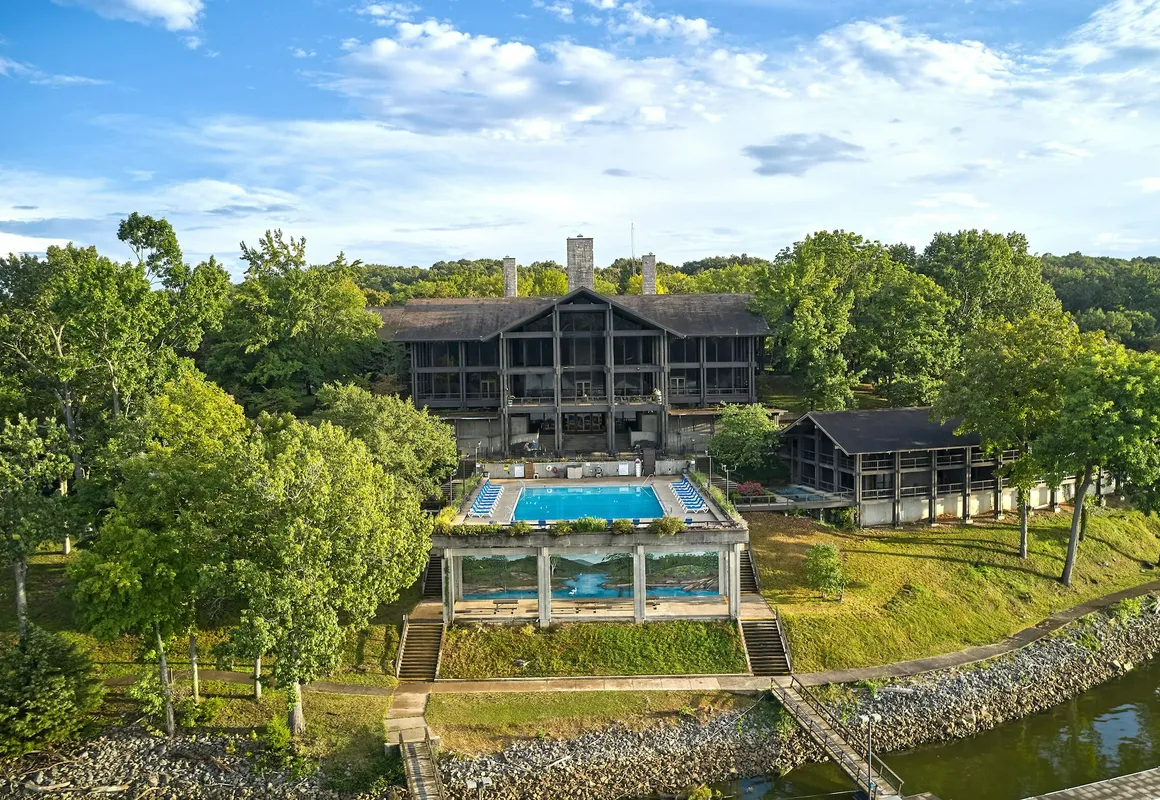 Lake Barkley State Resort hotel hero