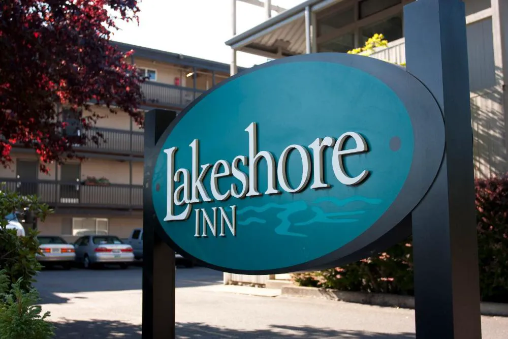 Lakeshore Inn hotel hero