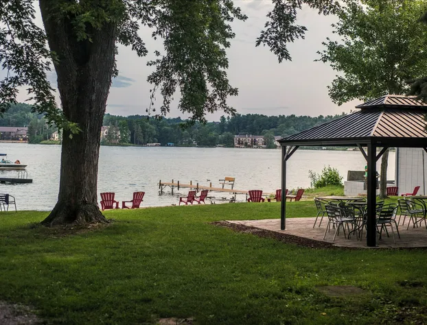 Delton Oaks Resort hotel detail image 3