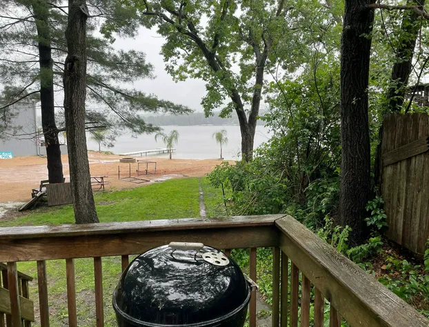 Delton Oaks Resort hotel detail image 4